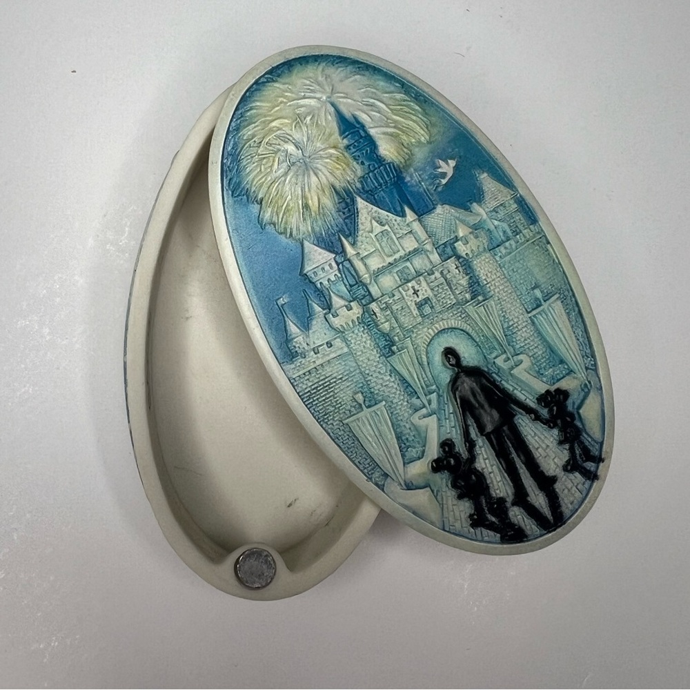 Disneyland Olszewski Miniature Box - Picture 3 of 7